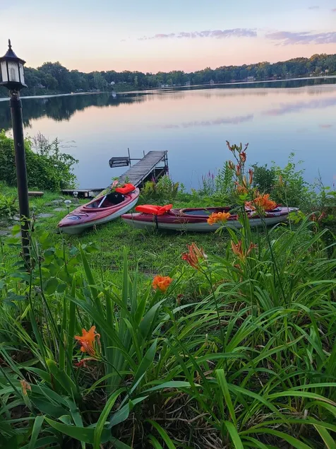 Welch Lake Glasshaus - Image 1