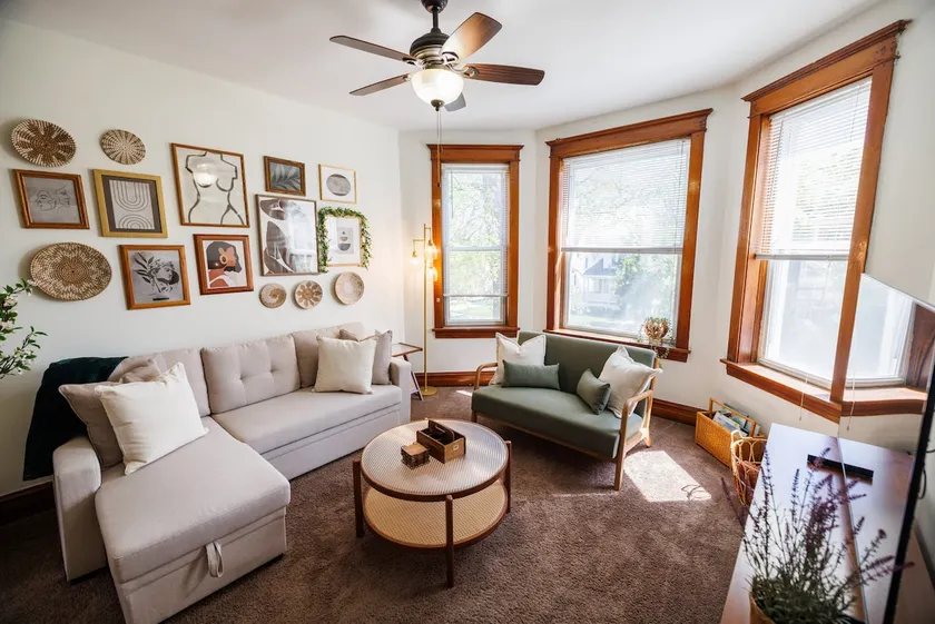 Cozy Getaway Oasis PortagePark 5 BD/ 3BR - Image 1