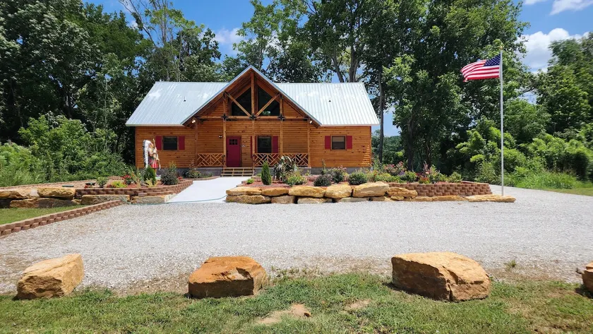 Indian Lodge on the White River in Sunset Valley - Image 1