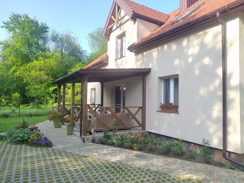 Idyllic Atmosphere - Image 1