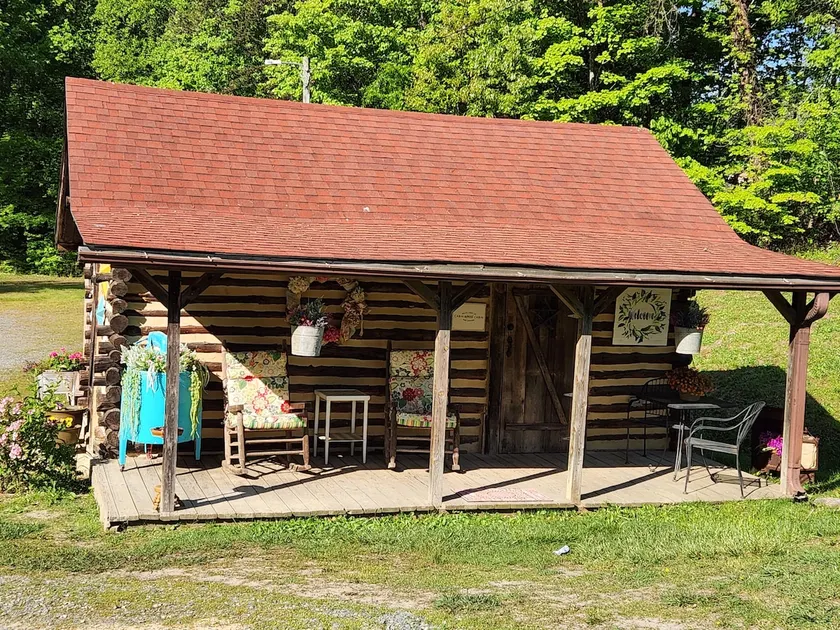 Hideaway Cabin - Image 1