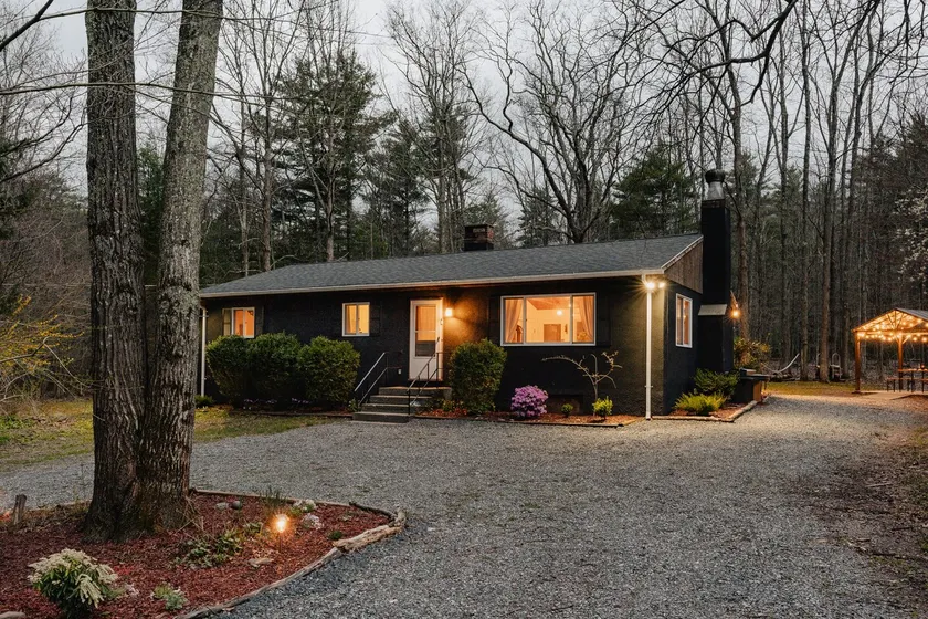 Peaceful Catskills home & trails in Round Top - Image 1