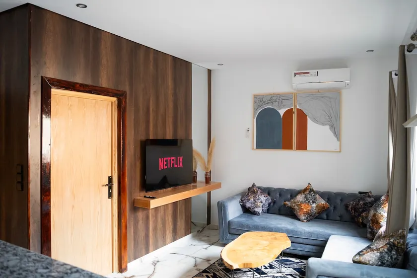 2 bedroom apartment, Air conditioning, Netflix & WiFi - Image 1