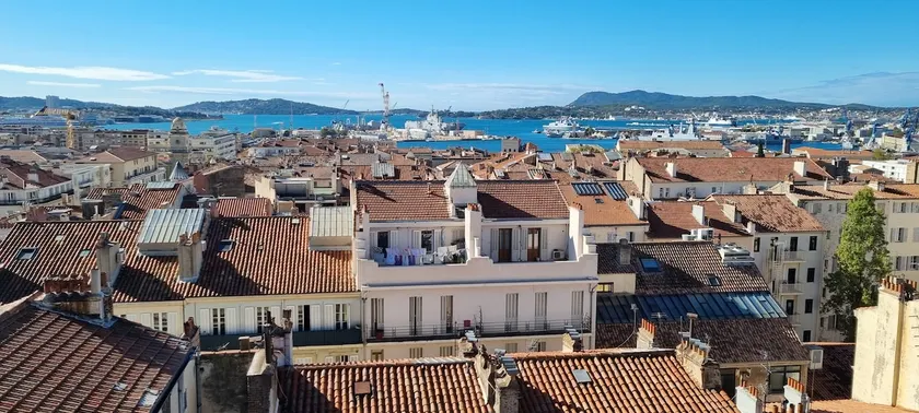 Panoramic Sea View – Station & Port on Foot - 60 m² - Image 1