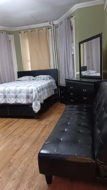 Clean and spacious 1 bedroom apt - Image 1
