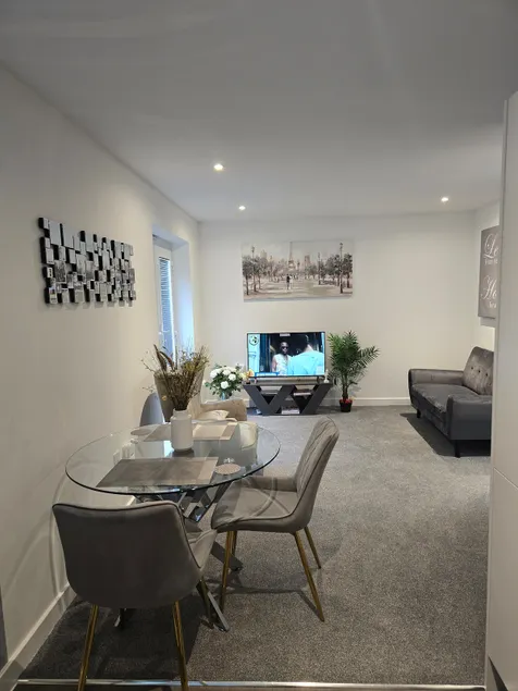 Well-Preserved 2 Bedroom Flat Apartment Around Ricoh Arena-Coventry City FC - Image 1