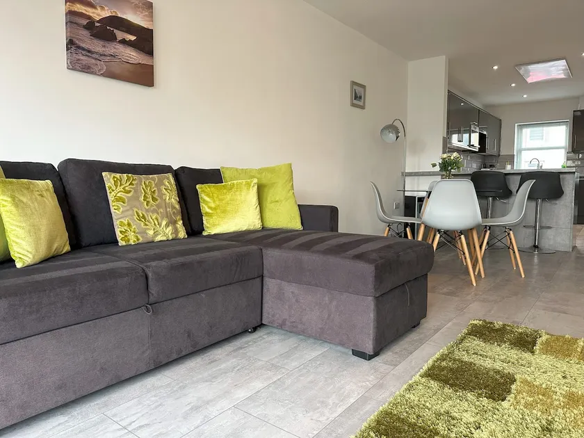 Chapel Terrace - 2 Bedrooms - Sleeps 4 - Image 1