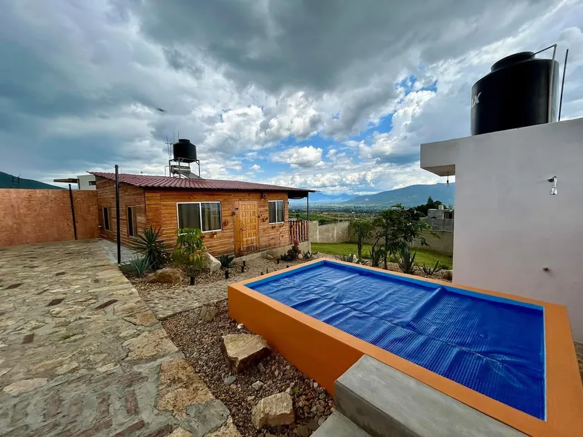 Retreat with pool and beautiful views in Huayápam - Image 1