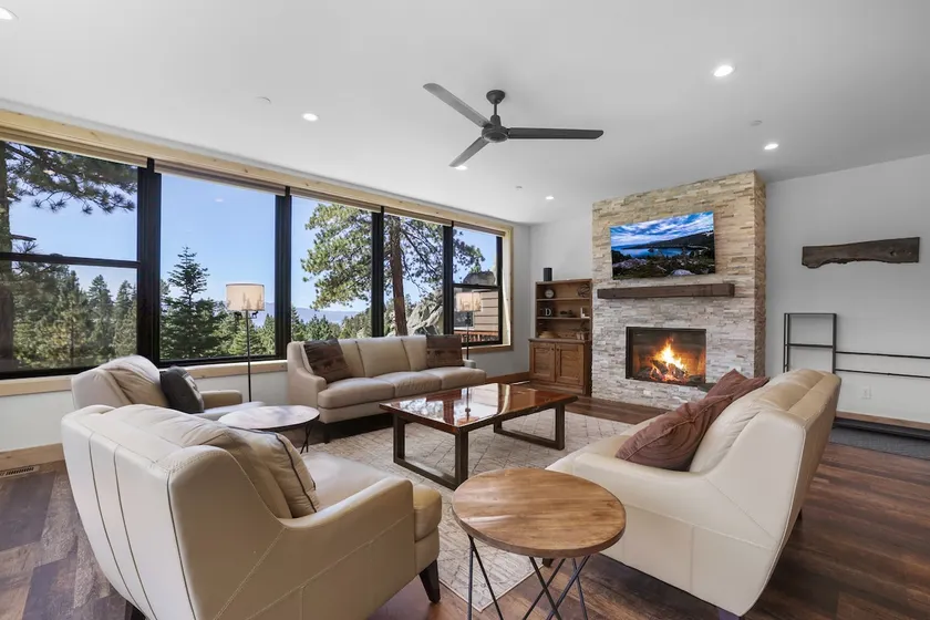 Superb Ski Haus | Near Heavenly & Views | Sleeps 8 - Image 1