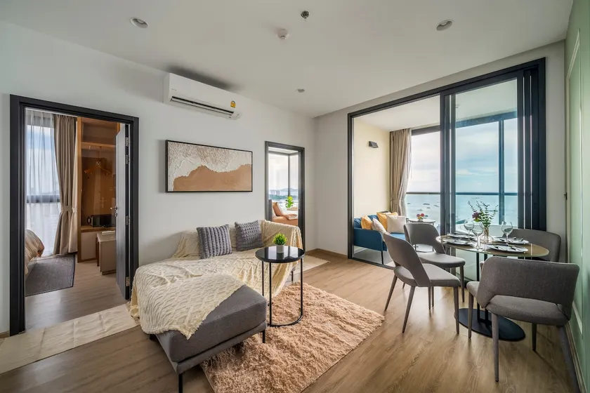 Visible Fireworks Sky-high 2 BR King's Bed Seaview - Image 1
