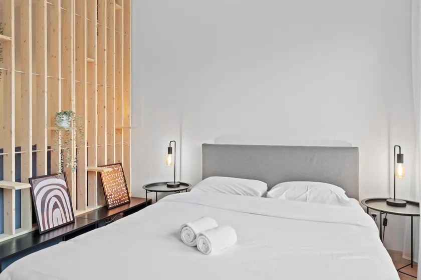 Studio in city center 15min from airport - Image 1