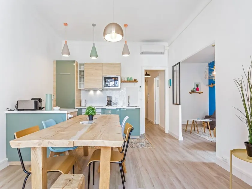 Large Apartment in the Heart of Cours Julien Marseille - Image 1