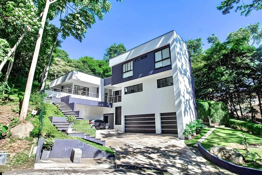 Massive Modern Mansion: 7br Heated Pool + Jacuzzi - Image 1