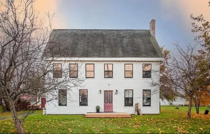 Richmond St. Retreat - Image 1