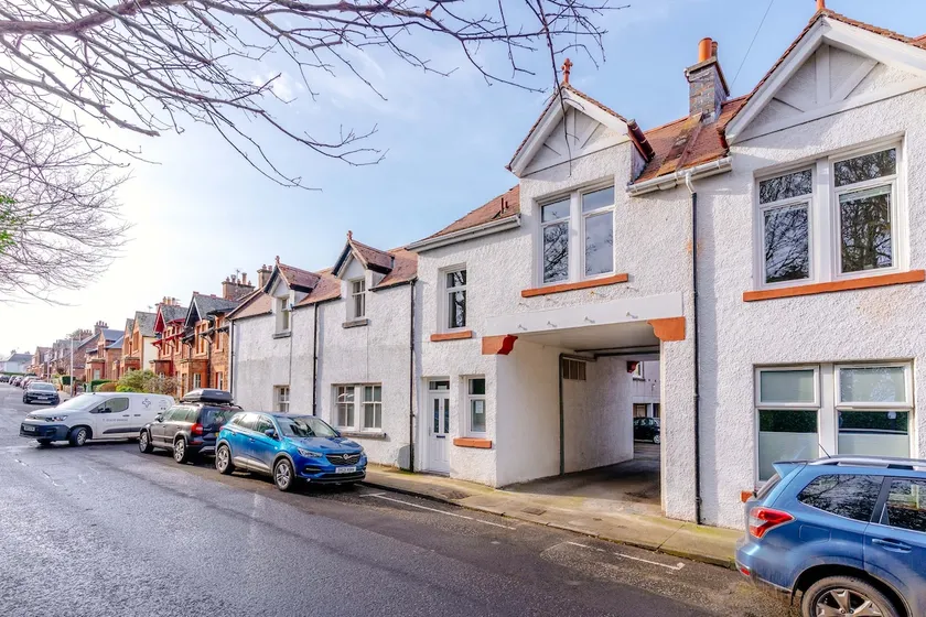Classy private spacious flat - Image 1