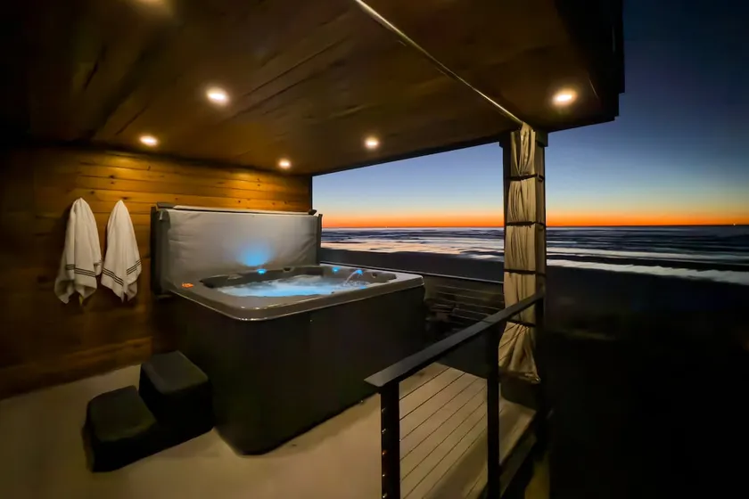 Beachfront Luxury, Hot Tub, Fire Pit, Spa & Arcade - Image 1