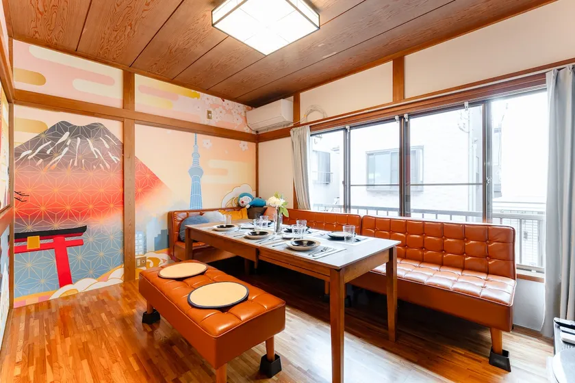 Shinjuku Direct! Max 8: Anime & Retro 2LDK House - Image 1