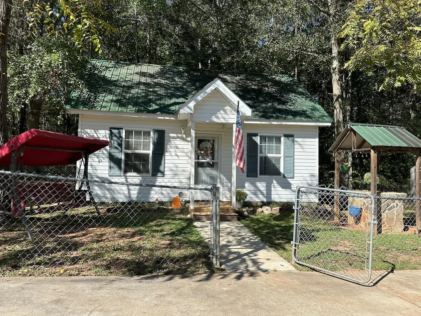Little Southern Charm - Image 1