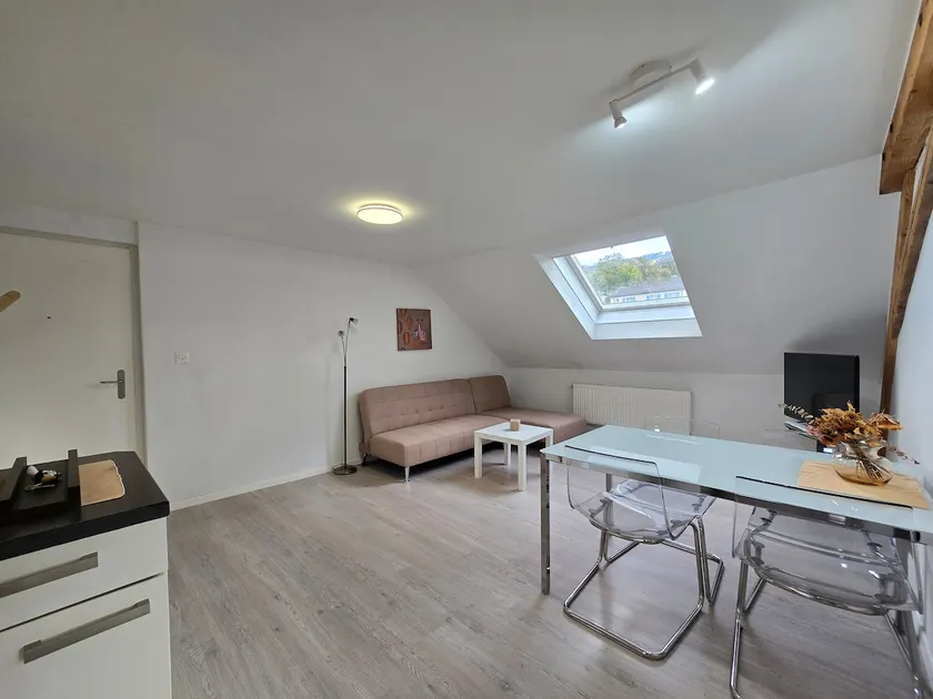 Charming apartment in the center of the village - Image 1