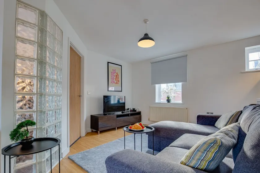 Quaint 1 Bedroom 1st Floor Flat - Image 1