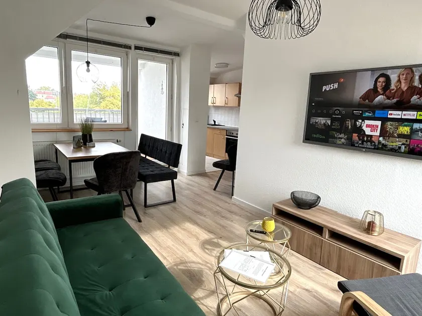 Large apartment with terrace - Image 1