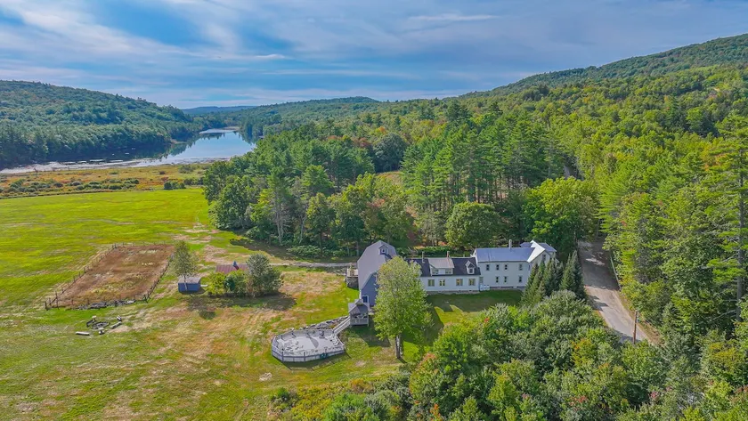 Enormous Farm Estate & Event Barn on South Pond - Image 1