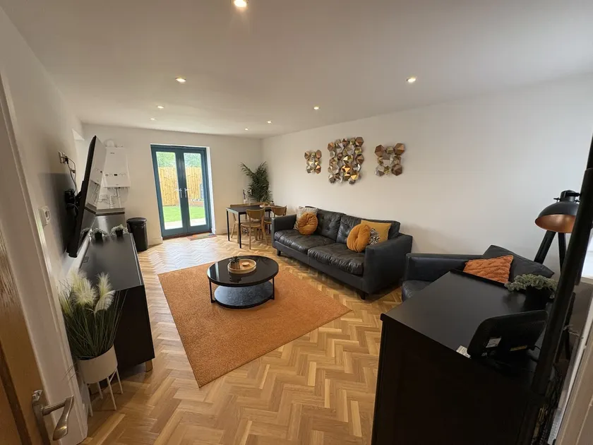 1 The orchard - Beautiful Ground floor garden flat - Image 1