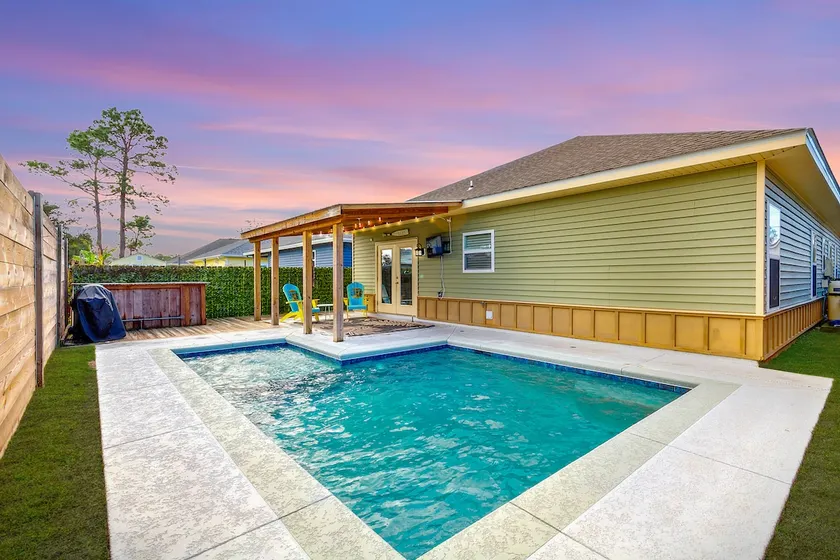 Pool, 5 min to beach, come relax - Image 1