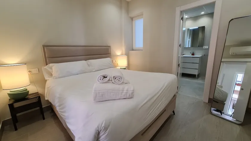 Navas 102 Cosmopolitan Loft - Image 1