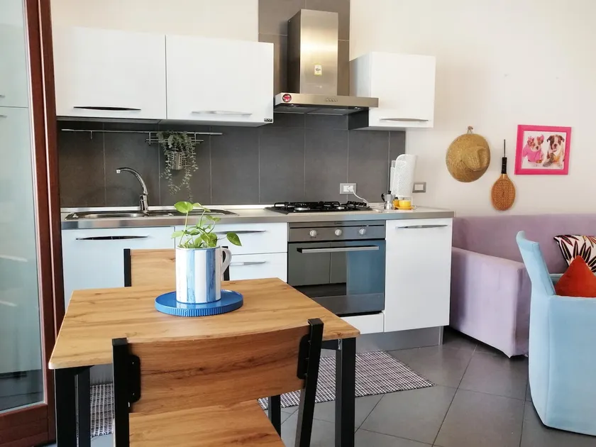 HoliHome_Parri - Image 1