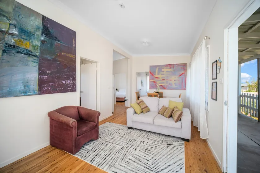 Manning Point Heights Upstairs - Image 1