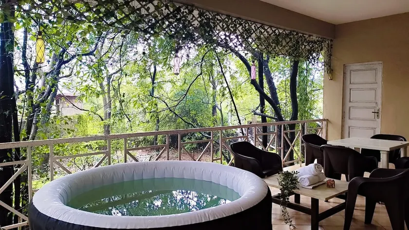 Villa in Khandala | Outdoor Tub | Garden | Breezy - Image 1