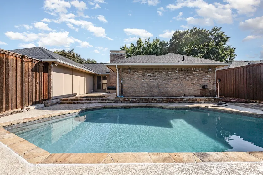 Spacious 3BR Oasis w/ Heated Pool & Hot Tub - Image 1