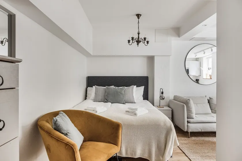 Trendy & Central Stockholm Apt - Image 1