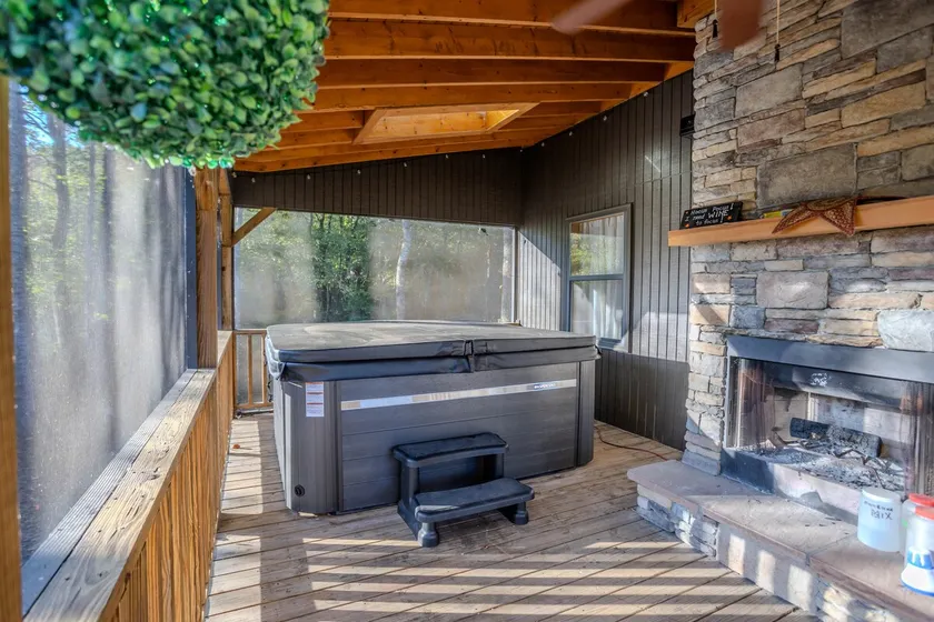 Osprey Family Cabin Hot Tub Game Room Theater - Image 1