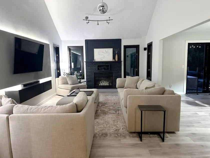 5BR Pool Home by Downtown GR - Image 1