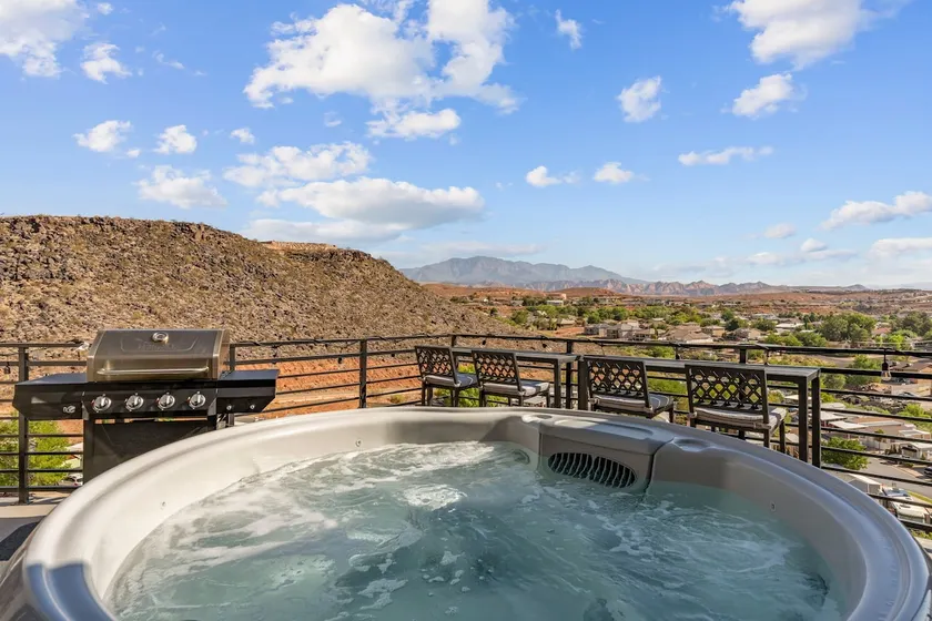 Luxury Game Night, Spa, Theater, Game Table &More! - Image 1