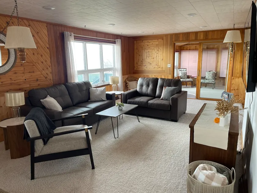 ”Lakeview” - 5 Bed, 2 Bath Hovde Resort - Image 1