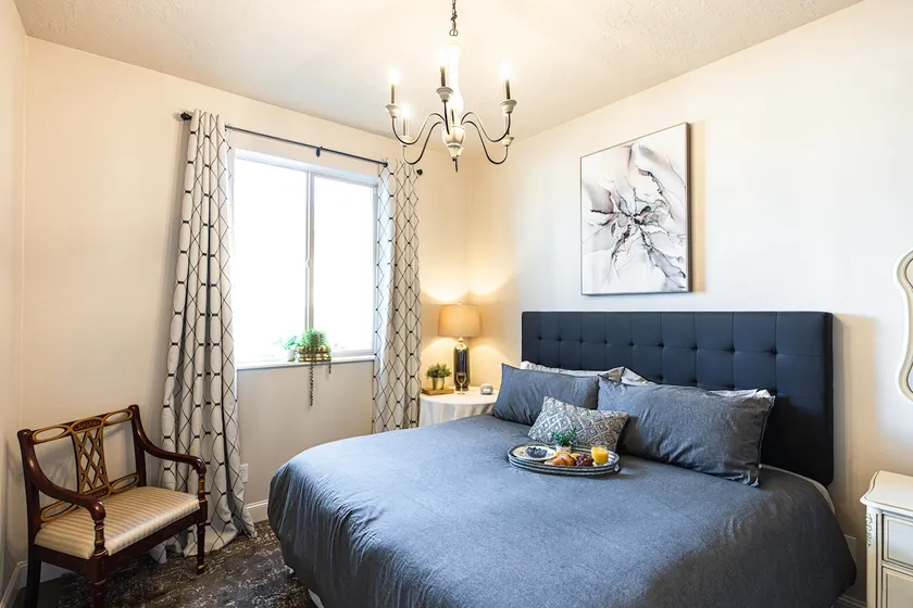 Hillside Haven Private 3 bed 2 Bath Apartment - Image 1