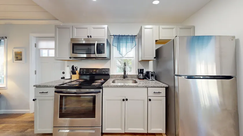 2BR Family Ste.-Kitchen-LR-Bunks+Queen+shared pool - Image 1