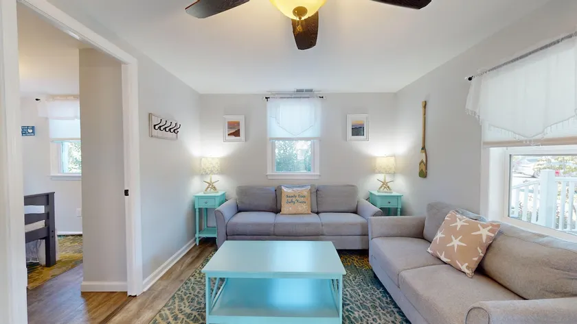 Coastal Estate: 2 BD Family Cottage (1 BA, POOL) - Image 1
