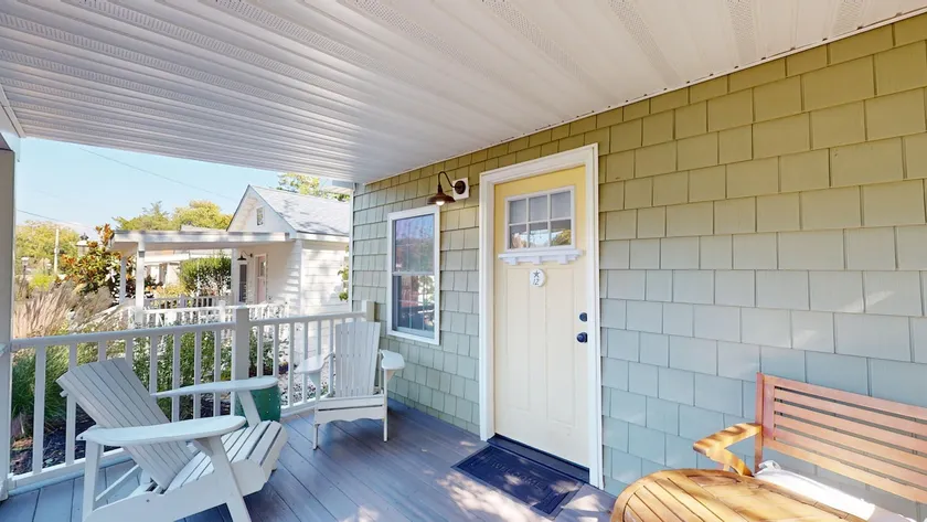 1BR • King Bed • Sofa Bed • Sleeps 4 • Shared Pool - Image 1