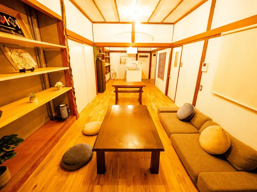 5 minutes to Zenkoji Temple, 6 minutes to Nagano Station, maximum 7 people, free parking for 1 car, fully renovated old private house - Image 1