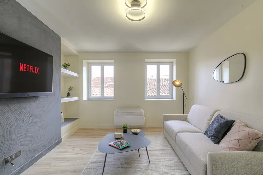 Stylish 1-bedroom apartment, reverie and comfort - Image 1