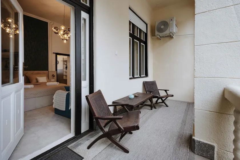 Modern Elegance - Image 1
