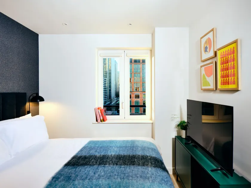 Brand New Studio In Canary Wharf - Image 1