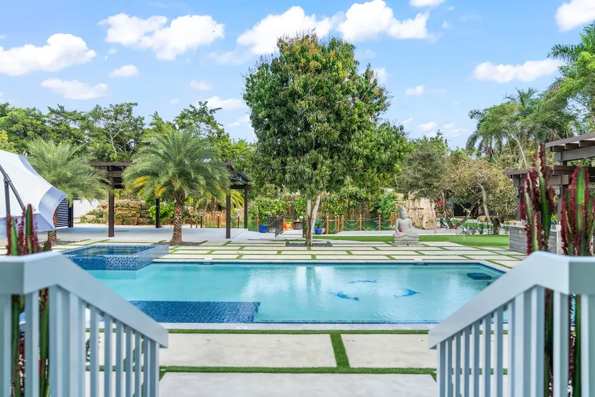 Lake Of Dreams Miami House - The Perfect Place - Image 1