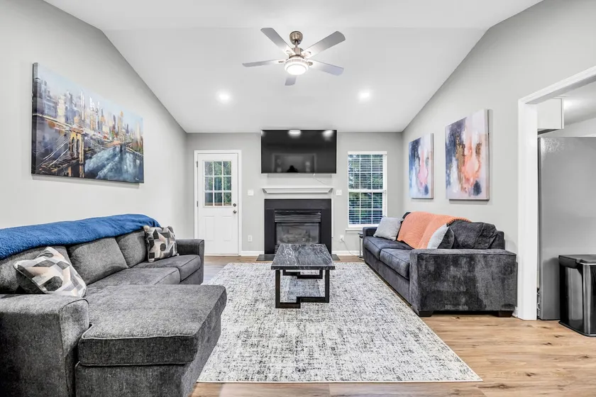 Cozy Modern Home|Sleeps 8| Wake Forest + Hospital - Image 1