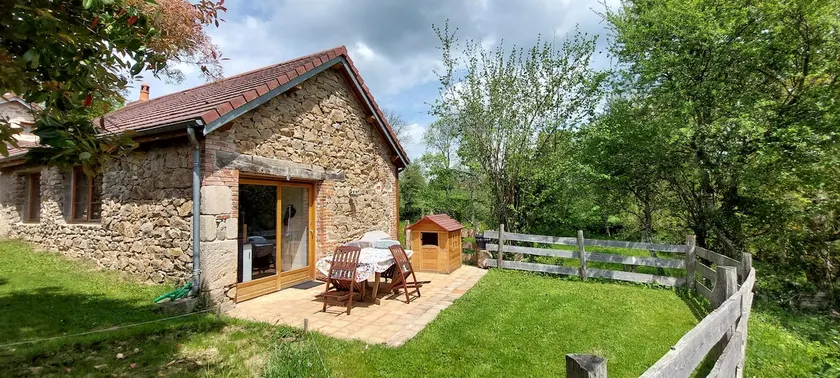 Jeanne's cabin - Image 1
