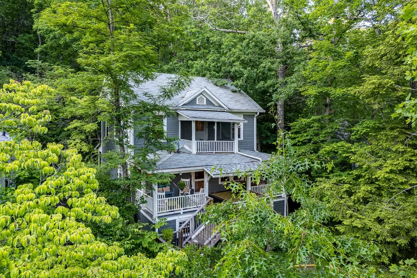 Near Black Mountain & Walk to Montreat Hiking! - Image 1